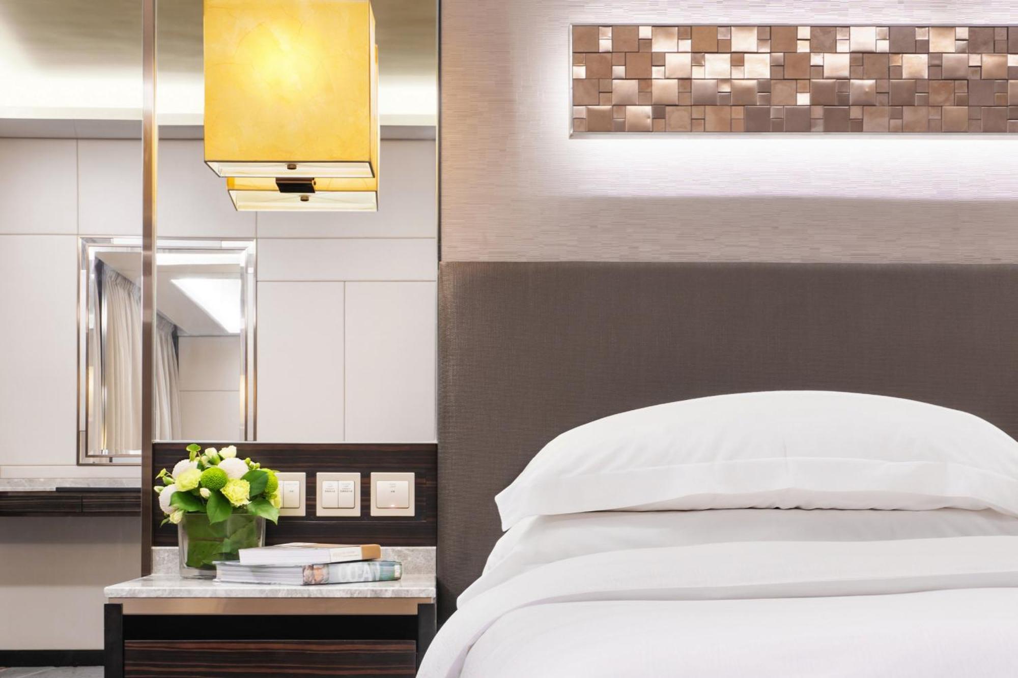 Intercontinental Grand Stanford Hong Kong By Ihg Hotel Kültér fotó A guest room at the Mandarin Oriental, Washington DC