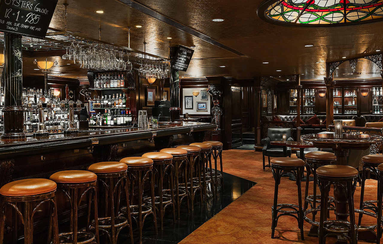 Intercontinental Grand Stanford Hong Kong By Ihg Hotel Kültér fotó The bar at the St. Regis New York